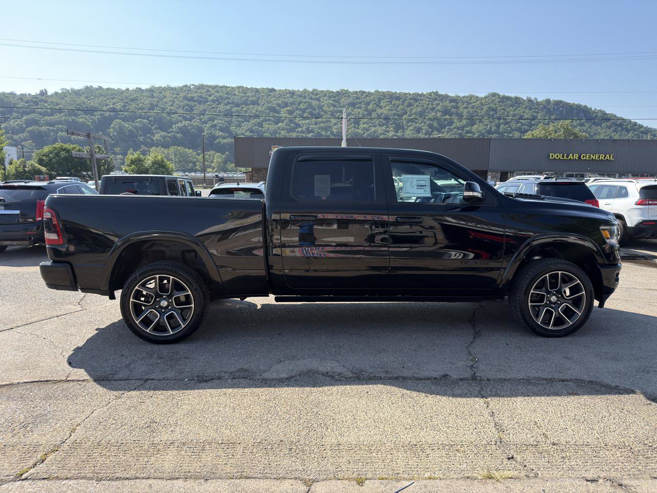 Used 2019 RAM 1500 Laramie AWD/4WD image 7