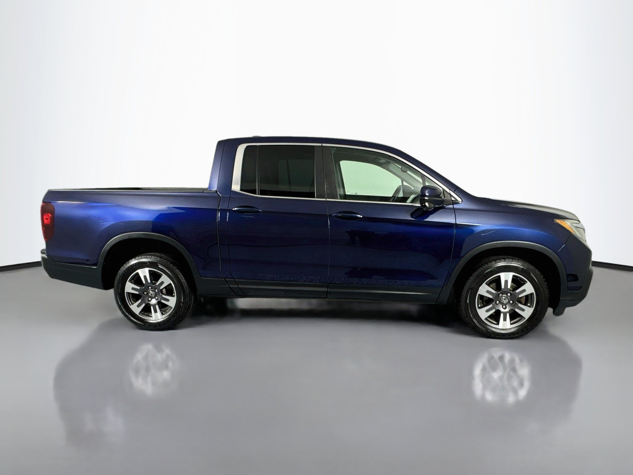 Used 2018 Honda Ridgeline RTL-T image 4