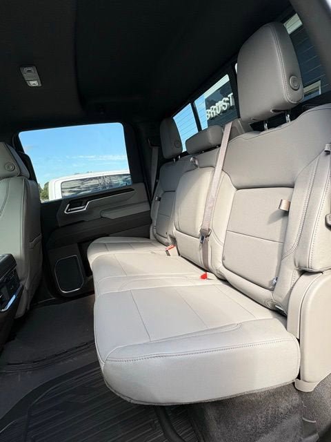 New 2026 GMC Sierra 2500 SLT AWD/4WD image 16