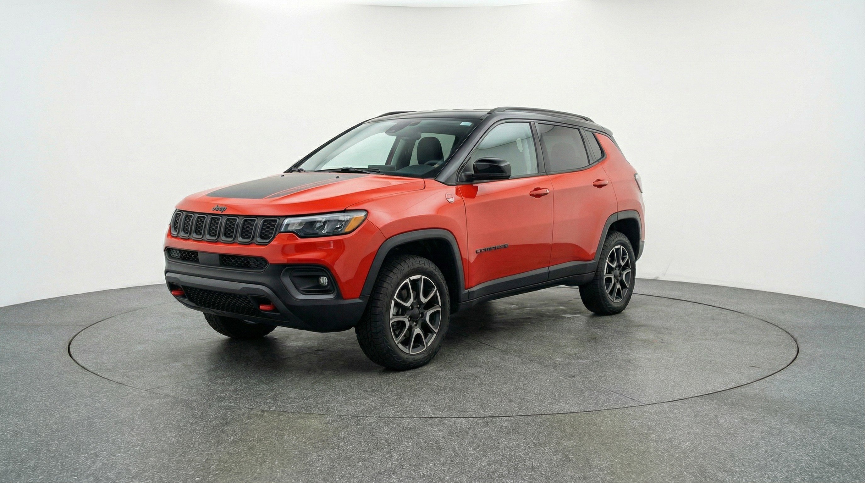 Used 2025 Jeep Compass Trailhawk AWD/4WD image 3