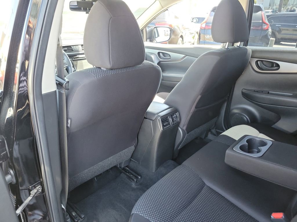 Used 2020 Nissan Rogue Sport S image 12