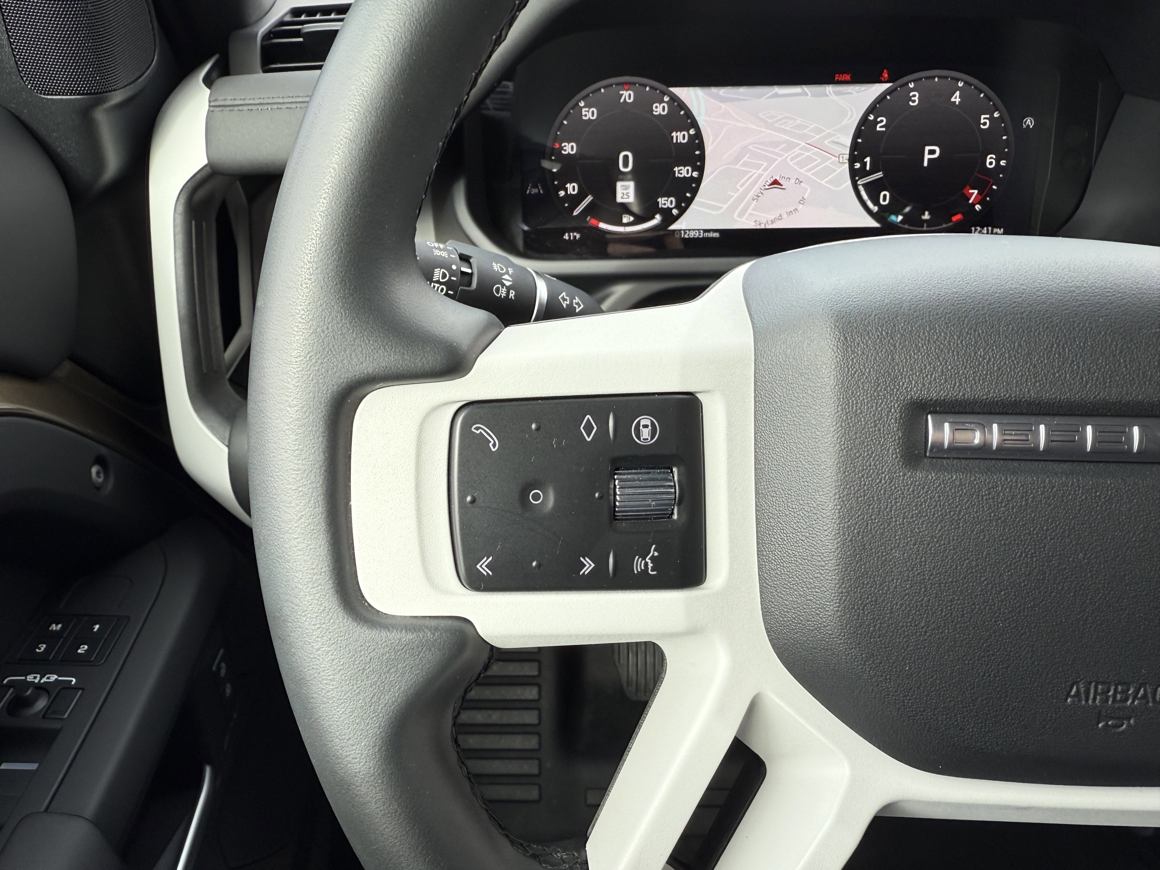 Certified 2025 Land Rover Defender 110 S AWD/4WD image 33