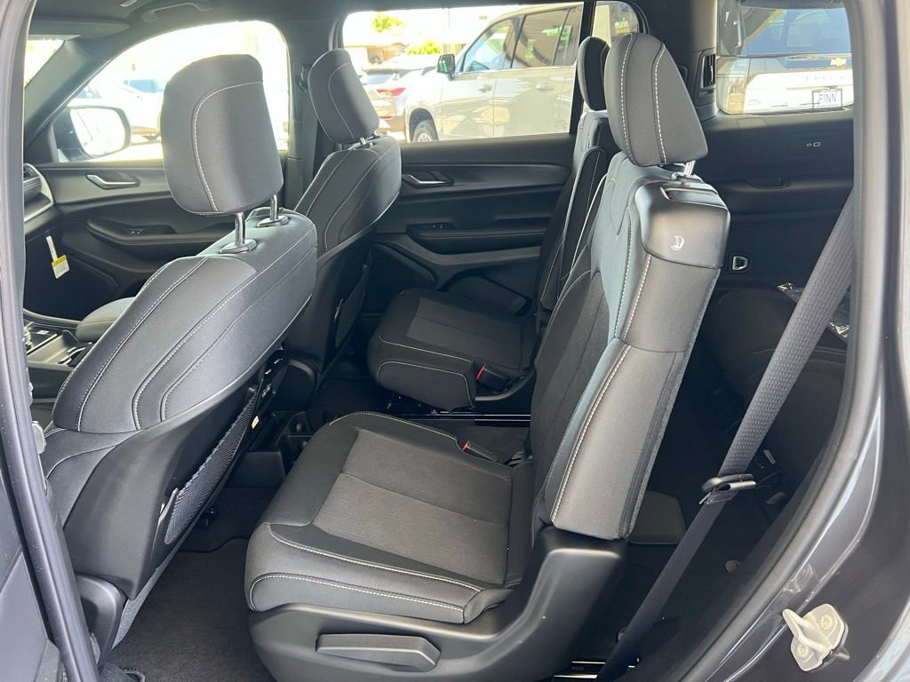 New 2025 Jeep Grand Cherokee L Laredo w/ Luxury Tech Group I image 17