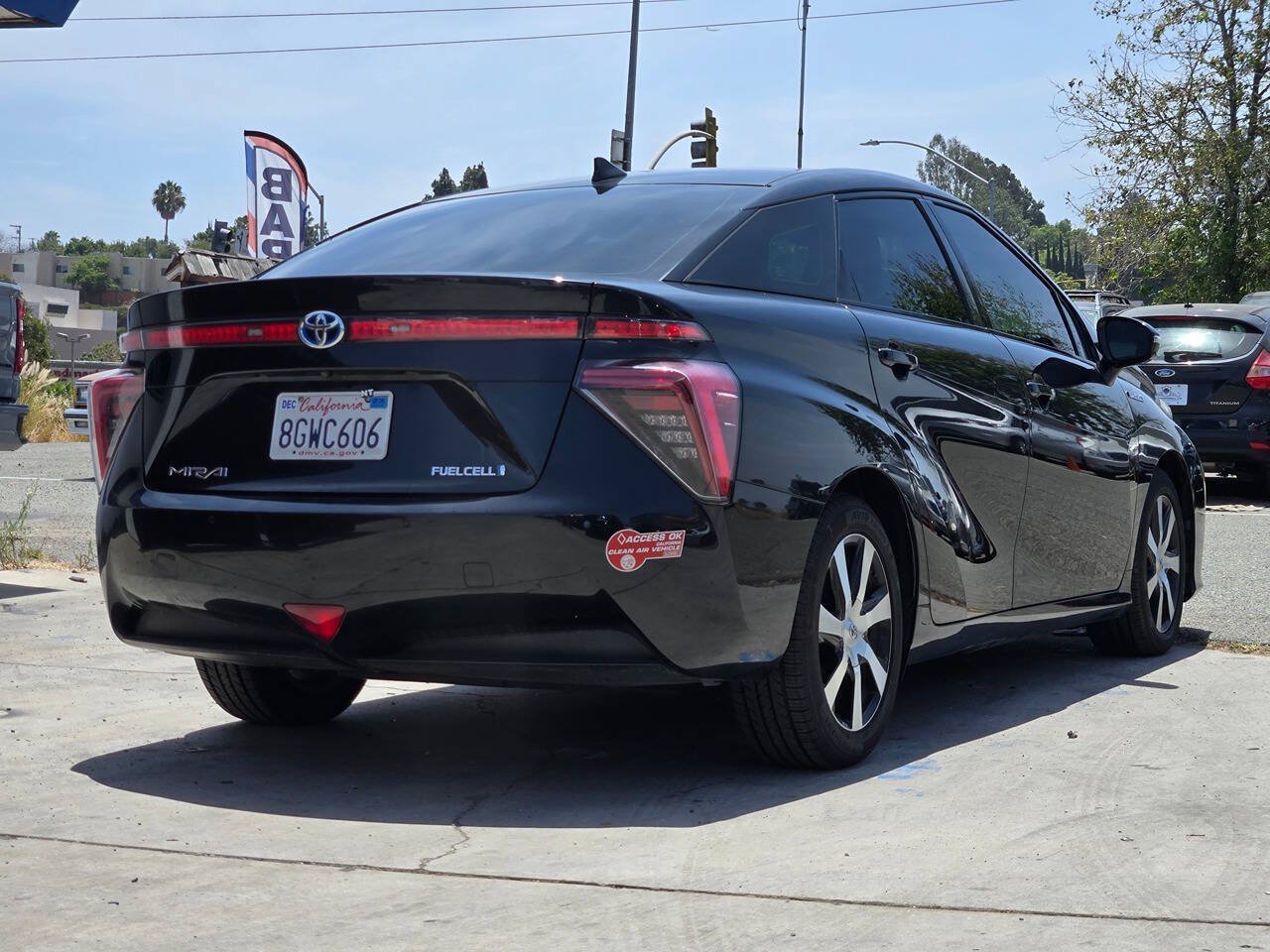 Used 2018 Toyota Mirai FWD image 13