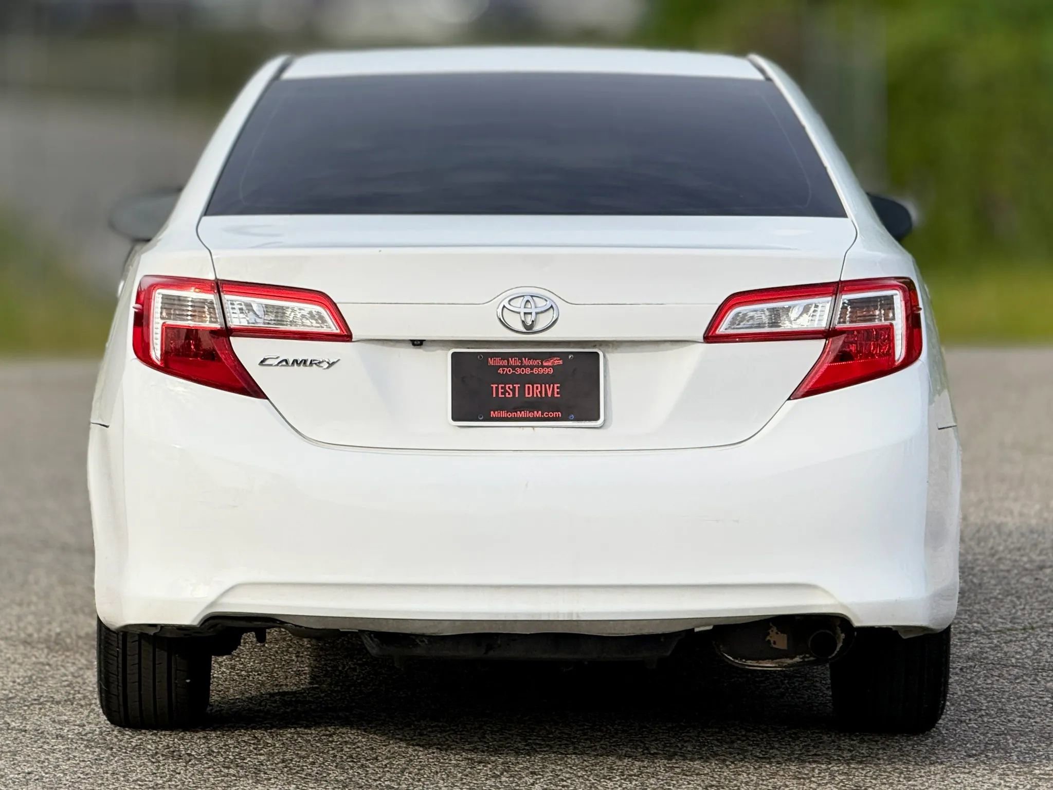 Used 2014 Toyota Camry L FWD image 4