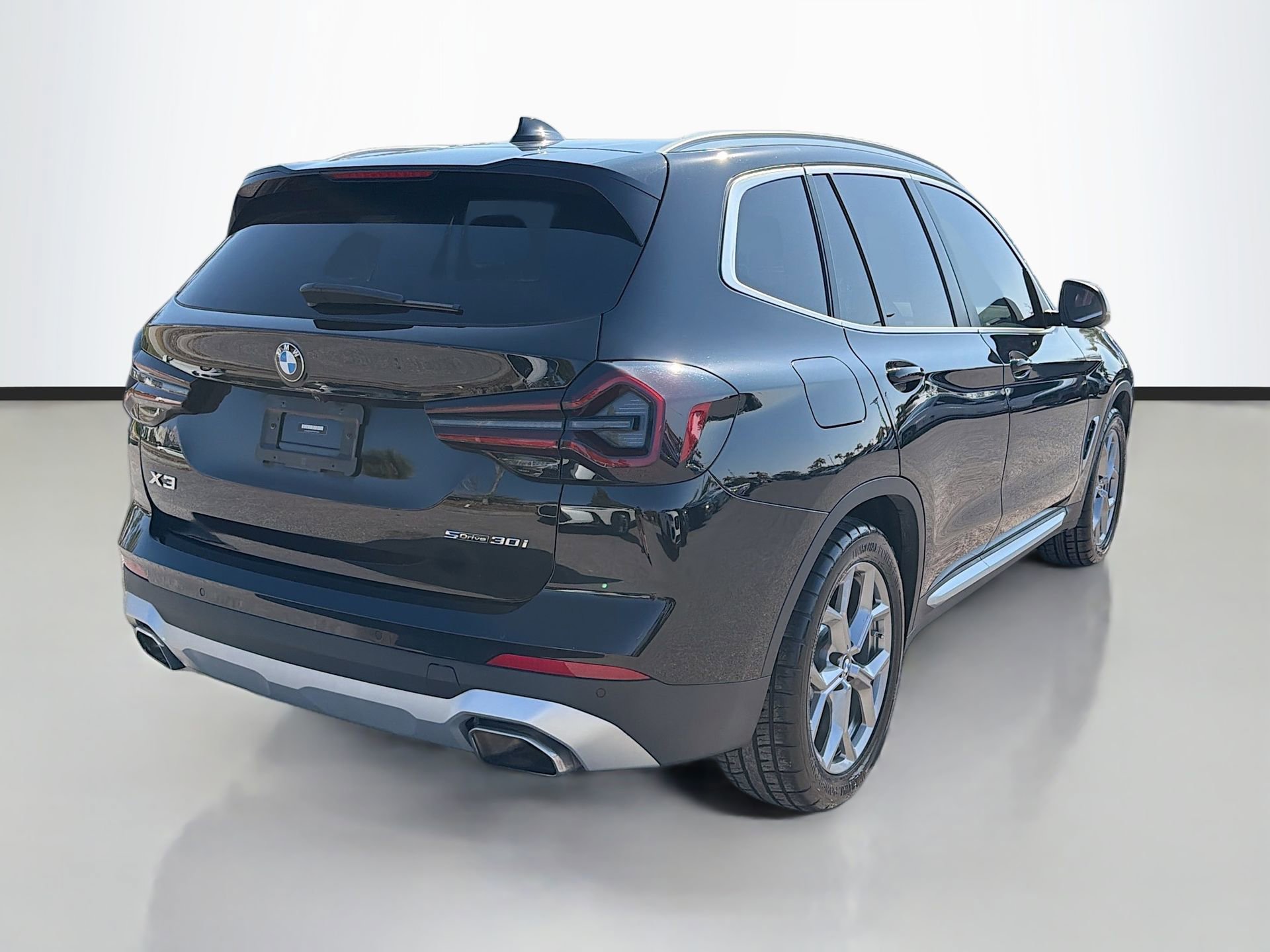 Used 2023 BMW X3 sDrive30i w/ Convenience Package image 4