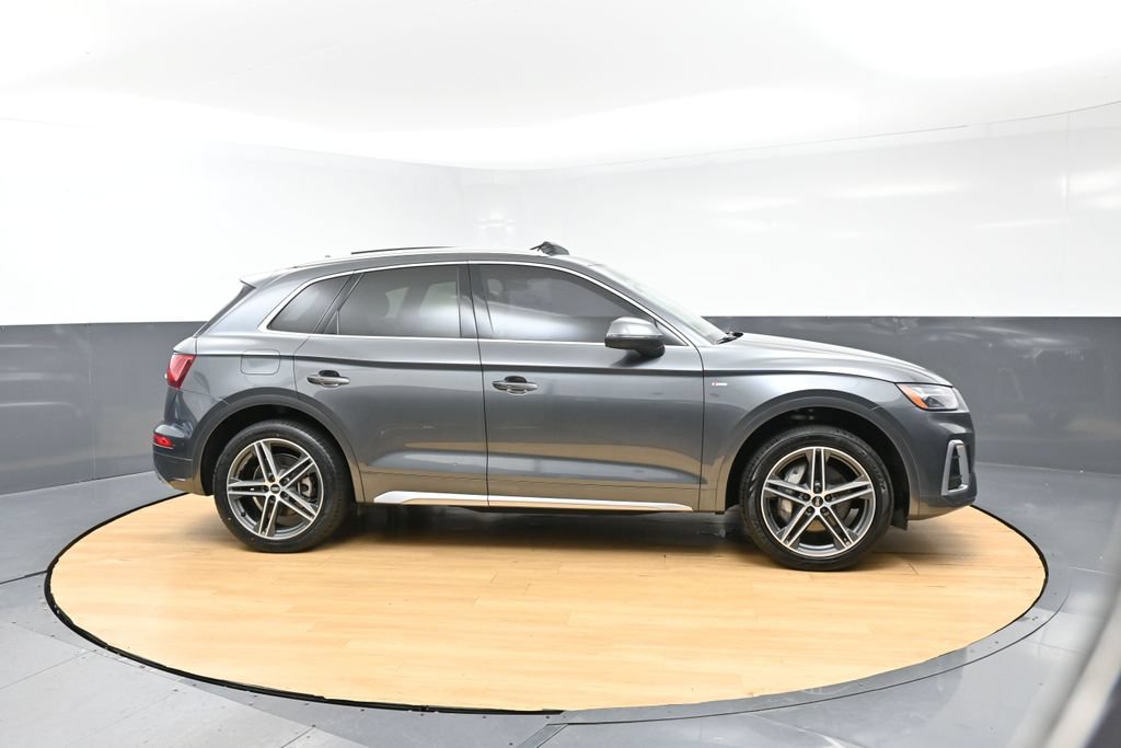 Used 2022 Audi Q5 e Premium w/ Convenience Package AWD/4WD image 4
