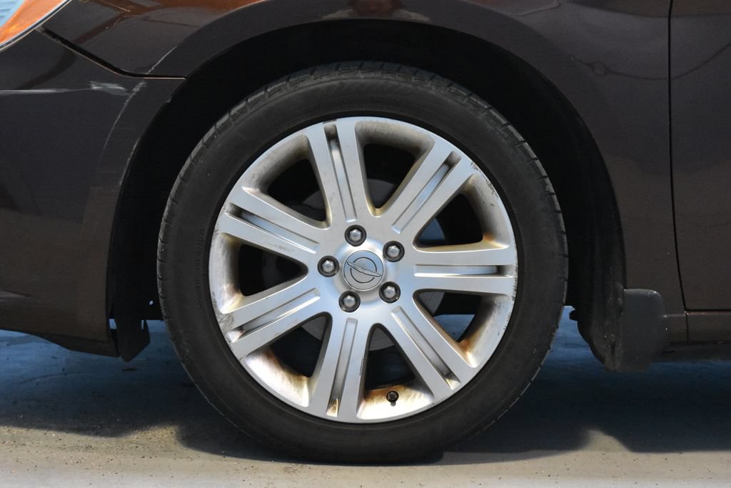Used 2012 Chrysler 200 Touring FWD image 19