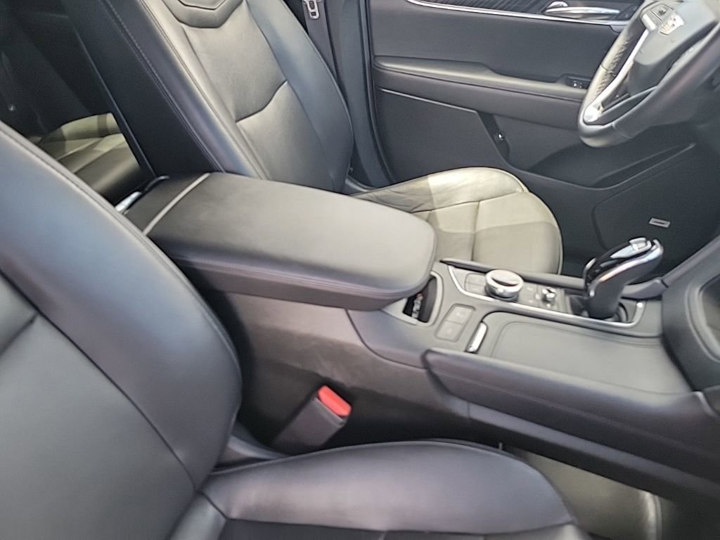 Used 2025 Cadillac XT6 Premium Luxury FWD image 46