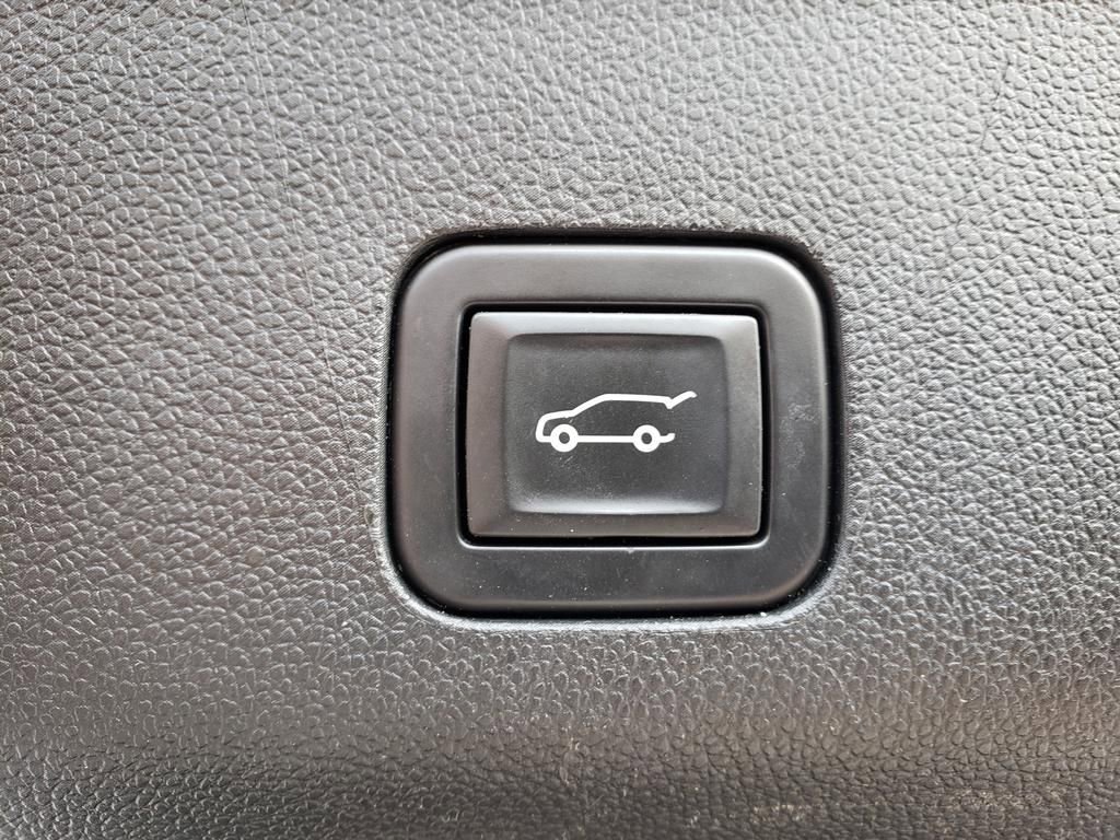 Used 2022 Chevrolet Tahoe LT w/ LT Signature Package image 8