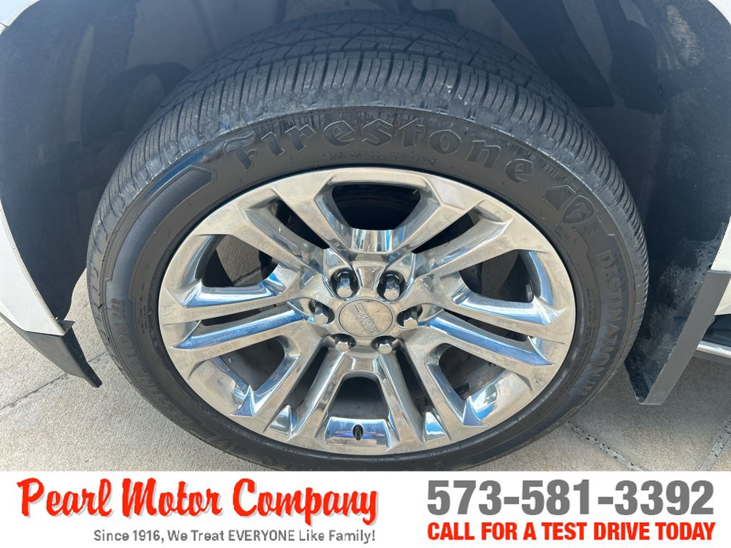 Used 2017 GMC Yukon XL SLT w/ Premium Edition AWD/4WD image 8