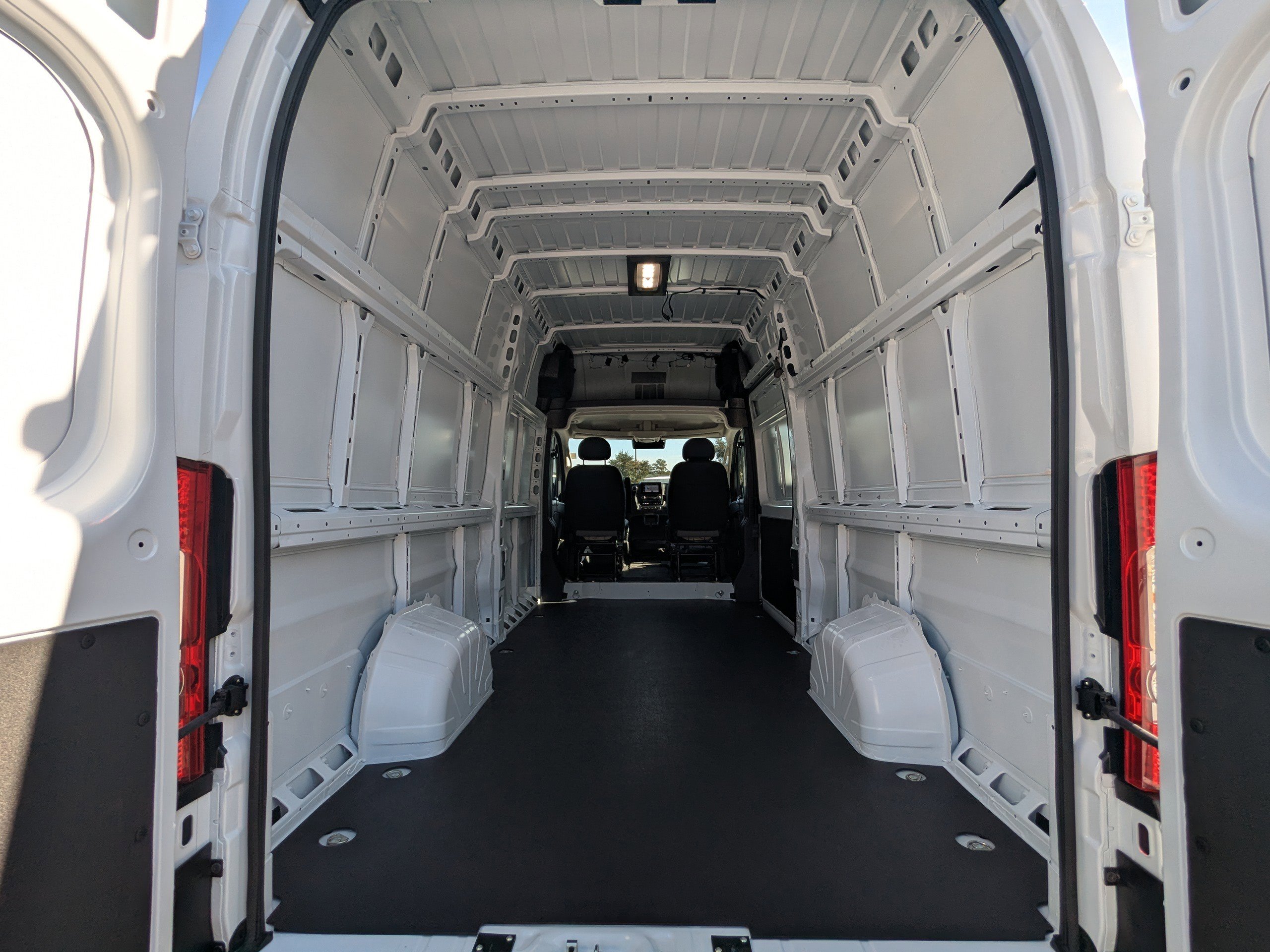 New 2026 RAM ProMaster 3500 w/ Convenience Group FWD image 12