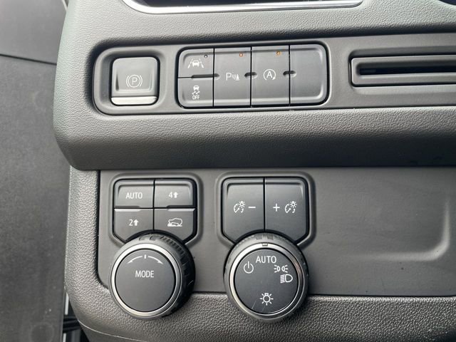 Used 2023 Chevrolet Suburban RST image 18