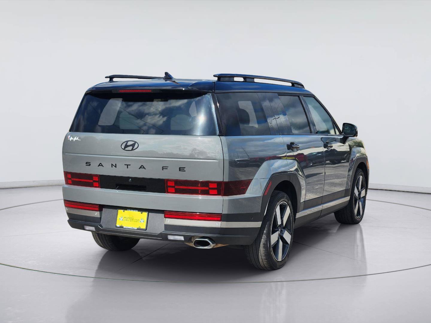 Used 2024 Hyundai Santa Fe Limited FWD image 5