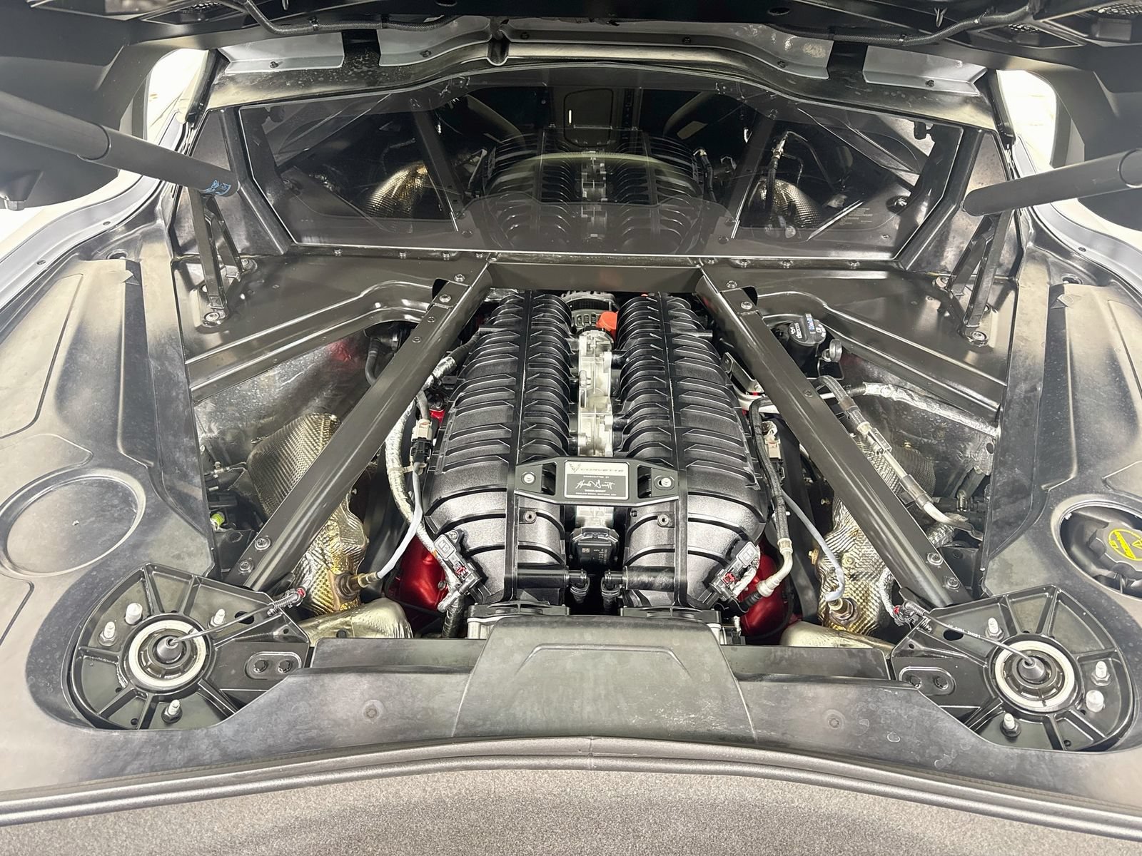 Used 2024 Chevrolet Corvette Z06 RWD image 25