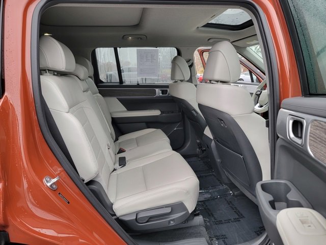 Used 2024 Hyundai Santa Fe Limited image 30