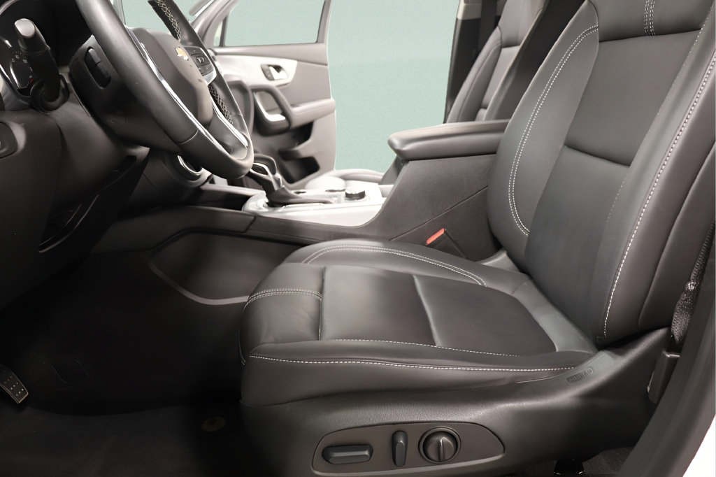 Used 2024 Chevrolet Blazer LT w/ Midnight/Sport Edition FWD image 19