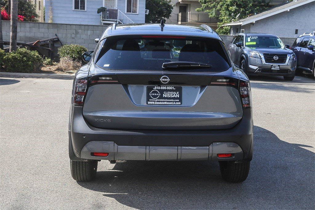 New 2026 Nissan Kicks SV w/ Charging Package image 7