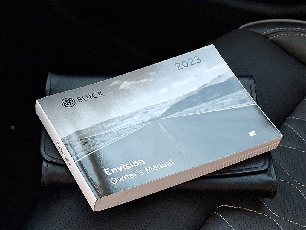 Used 2023 Buick Envision Avenir image 30