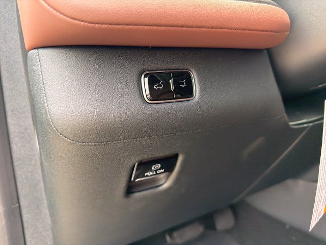 New 2026 Lincoln Navigator Reserve AWD/4WD image 22