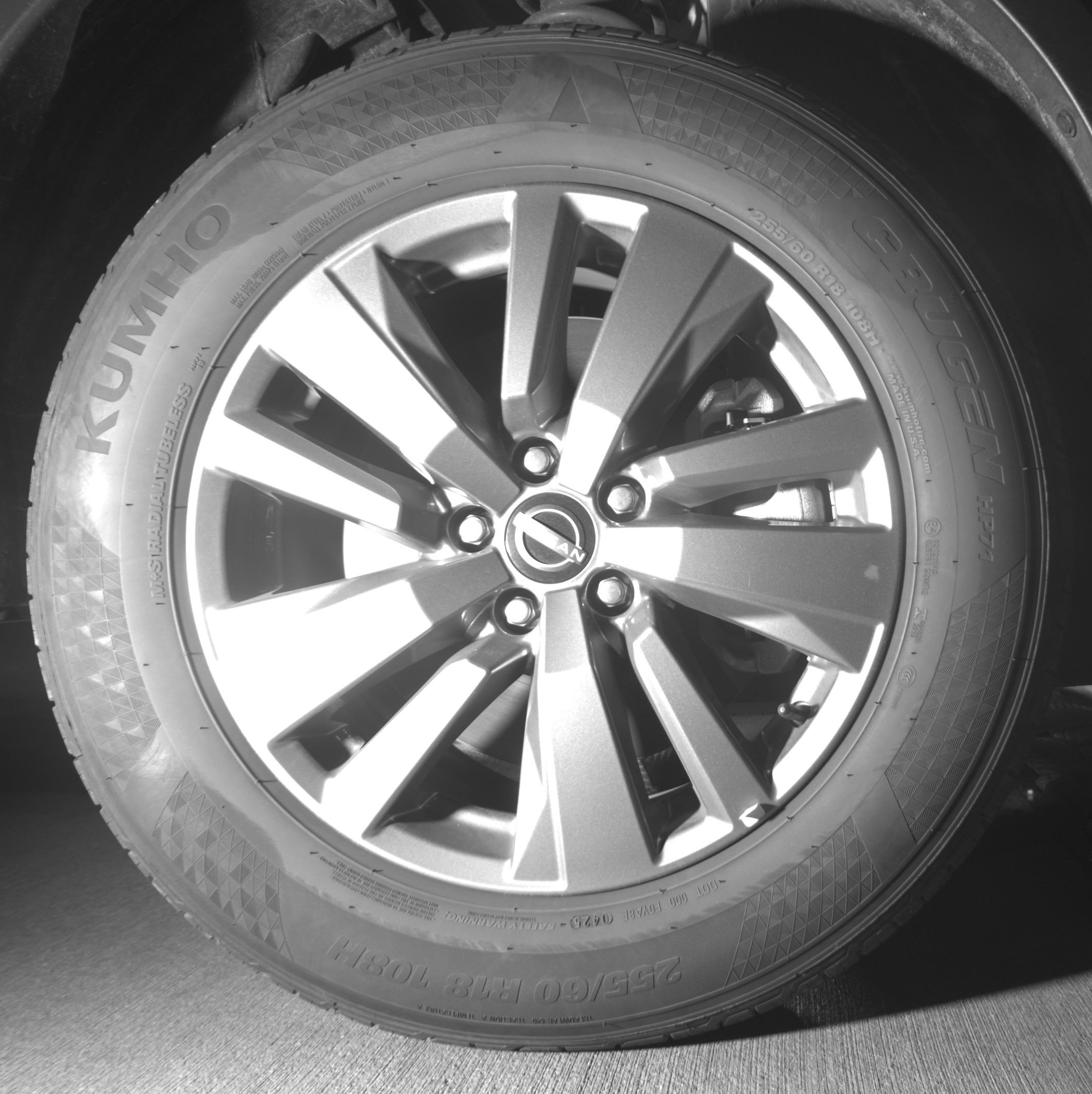 Used 2025 Nissan Pathfinder SV image 13