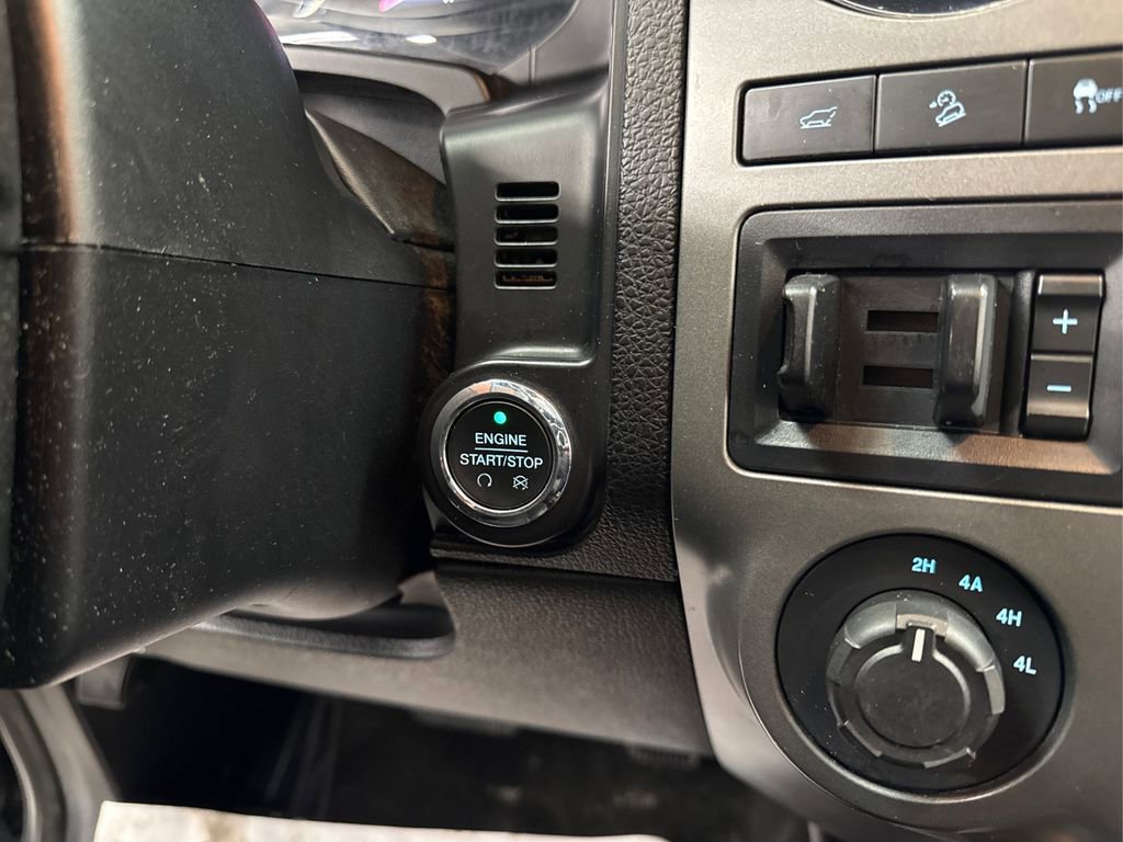 Used 2017 Ford Expedition Platinum image 31