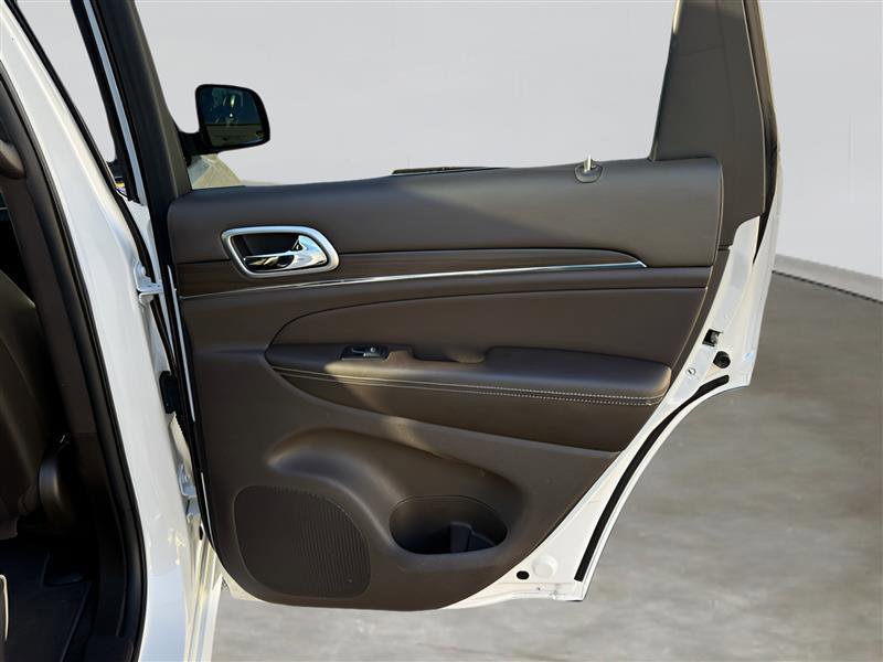 Used 2019 Jeep Grand Cherokee Overland RWD image 26