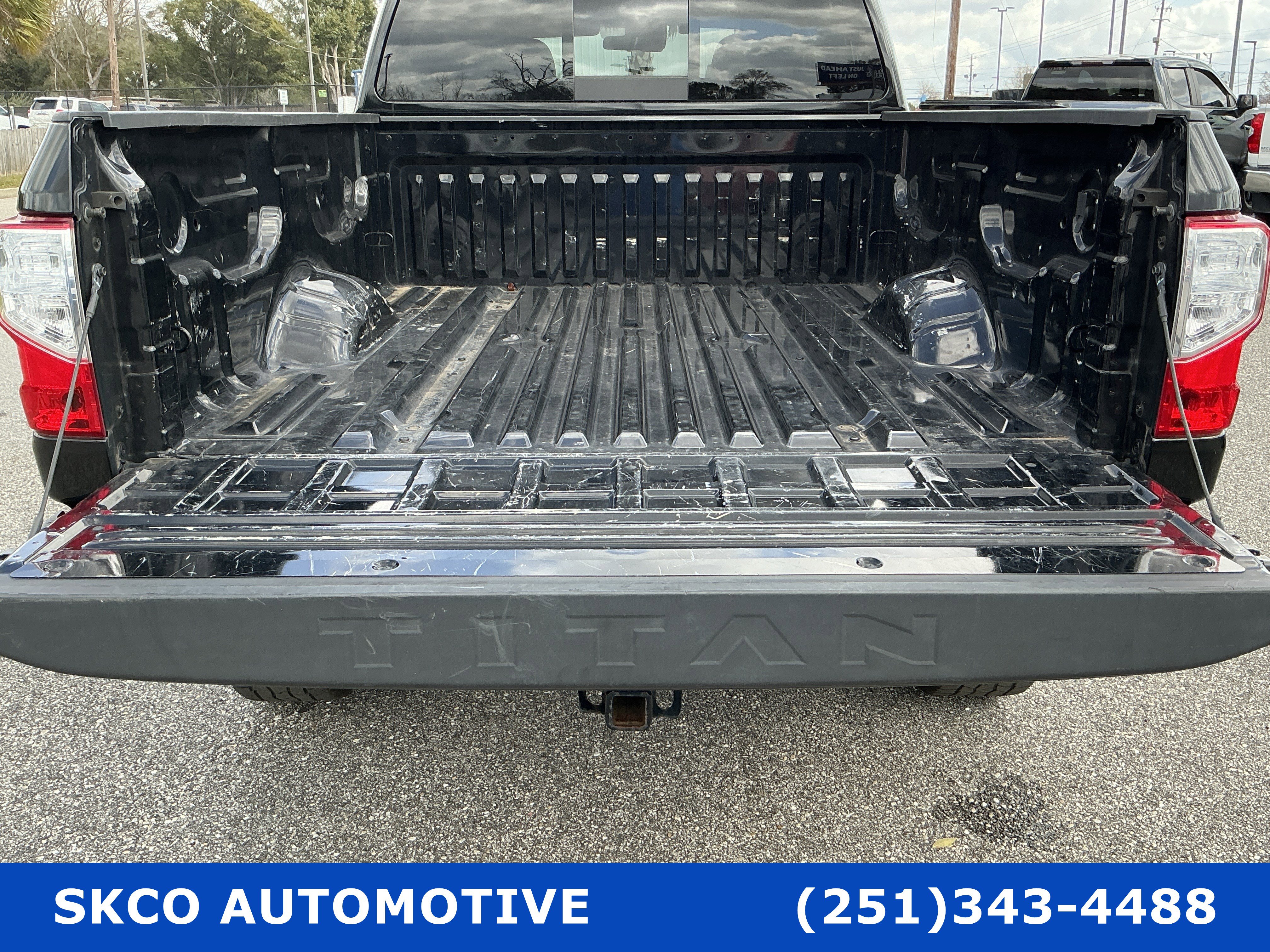 Used 2022 Nissan Titan SV image 21