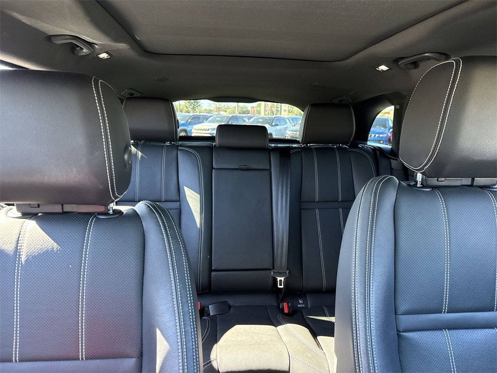 Used 2022 Land Rover Range Rover Velar R-Dynamic S image 24