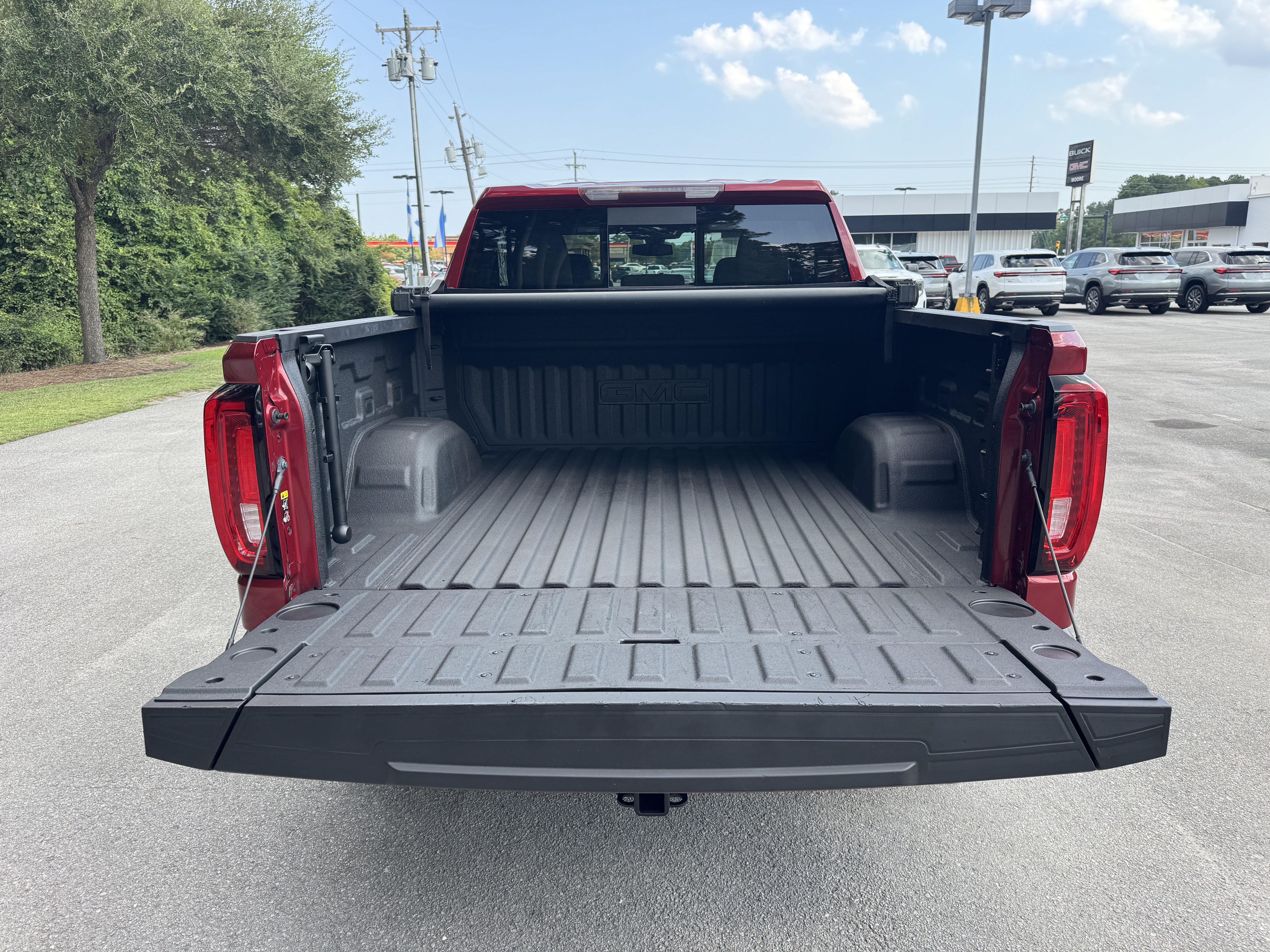 Used 2020 GMC Sierra 1500 SLT w/ SLT Premium Plus Package AWD/4WD image 10