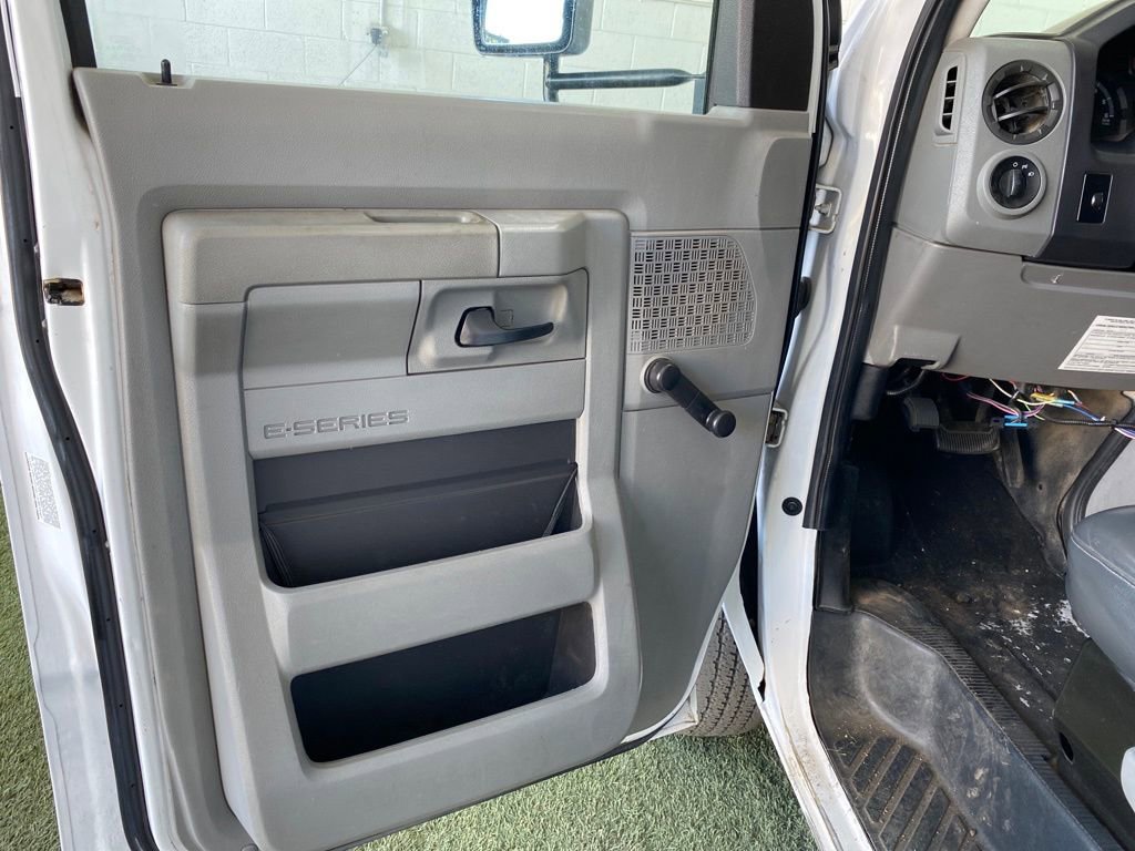 Used 2012 Ford E-450 and Econoline 450 Super Duty w/ Shuttle Bus Prep Pkg image 10