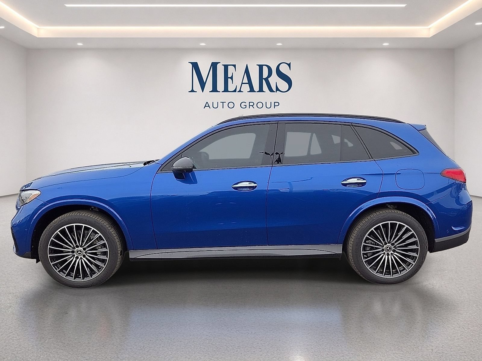 Used 2026 Mercedes-Benz GLC 350e 4MATIC w/ AMG Line image 2