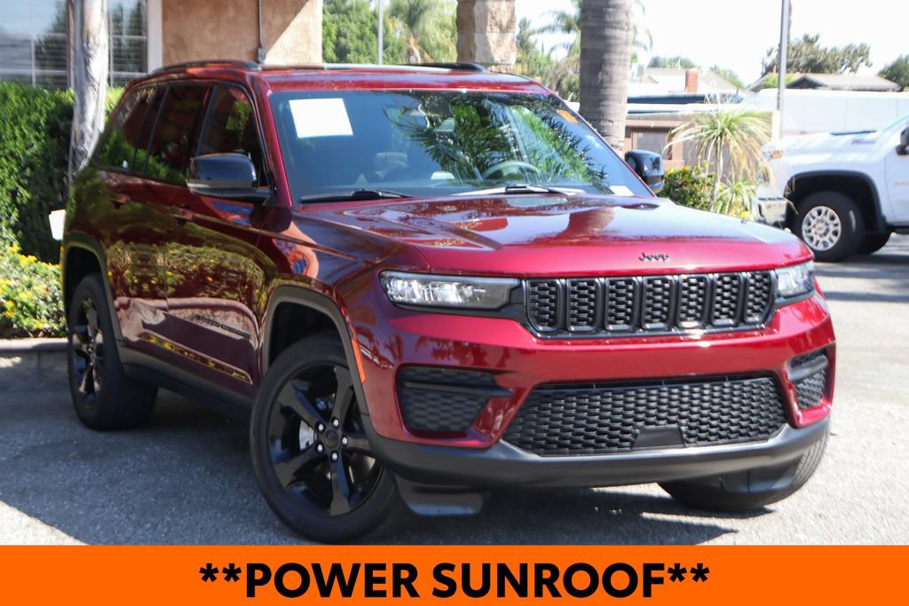 Used 2024 Jeep Grand Cherokee Altitude RWD image 2