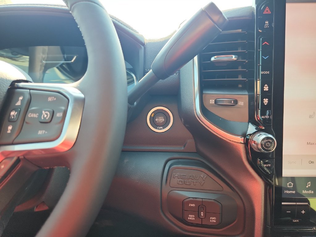 New 2026 RAM 3500 Laramie AWD/4WD image 19