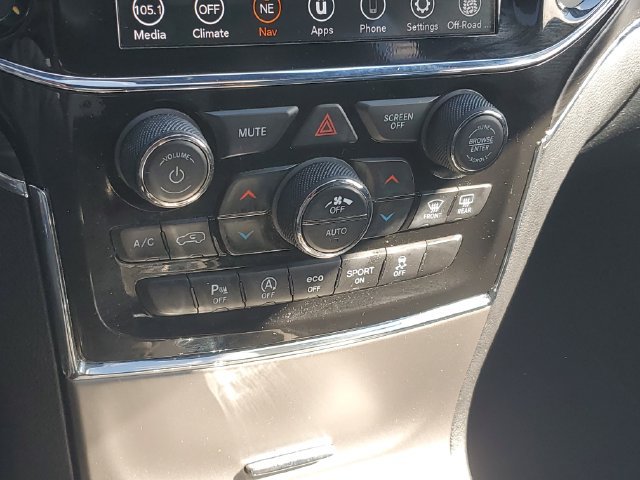 Used 2021 Jeep Grand Cherokee Limited AWD/4WD image 28