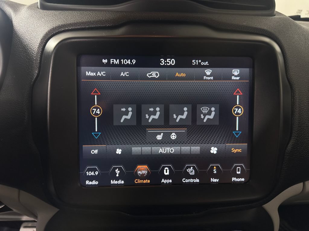 Used 2019 Jeep Renegade Latitude w/ UConnect 8.4 Nav Group FWD image 28