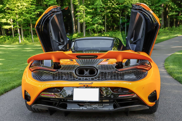 Used 2026 McLaren 750S Spider RWD image 21