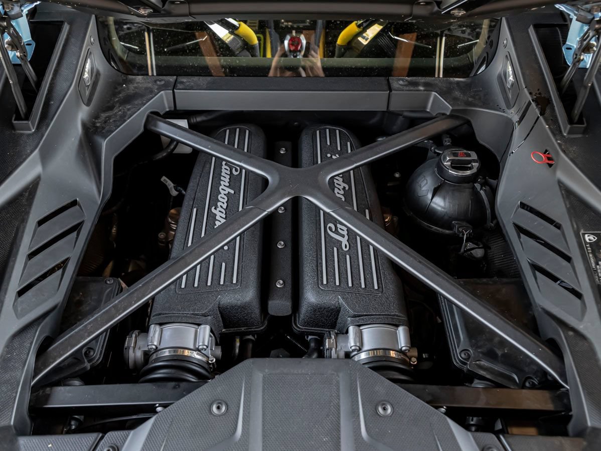 Used 2022 Lamborghini Huracan EVO RWD image 21