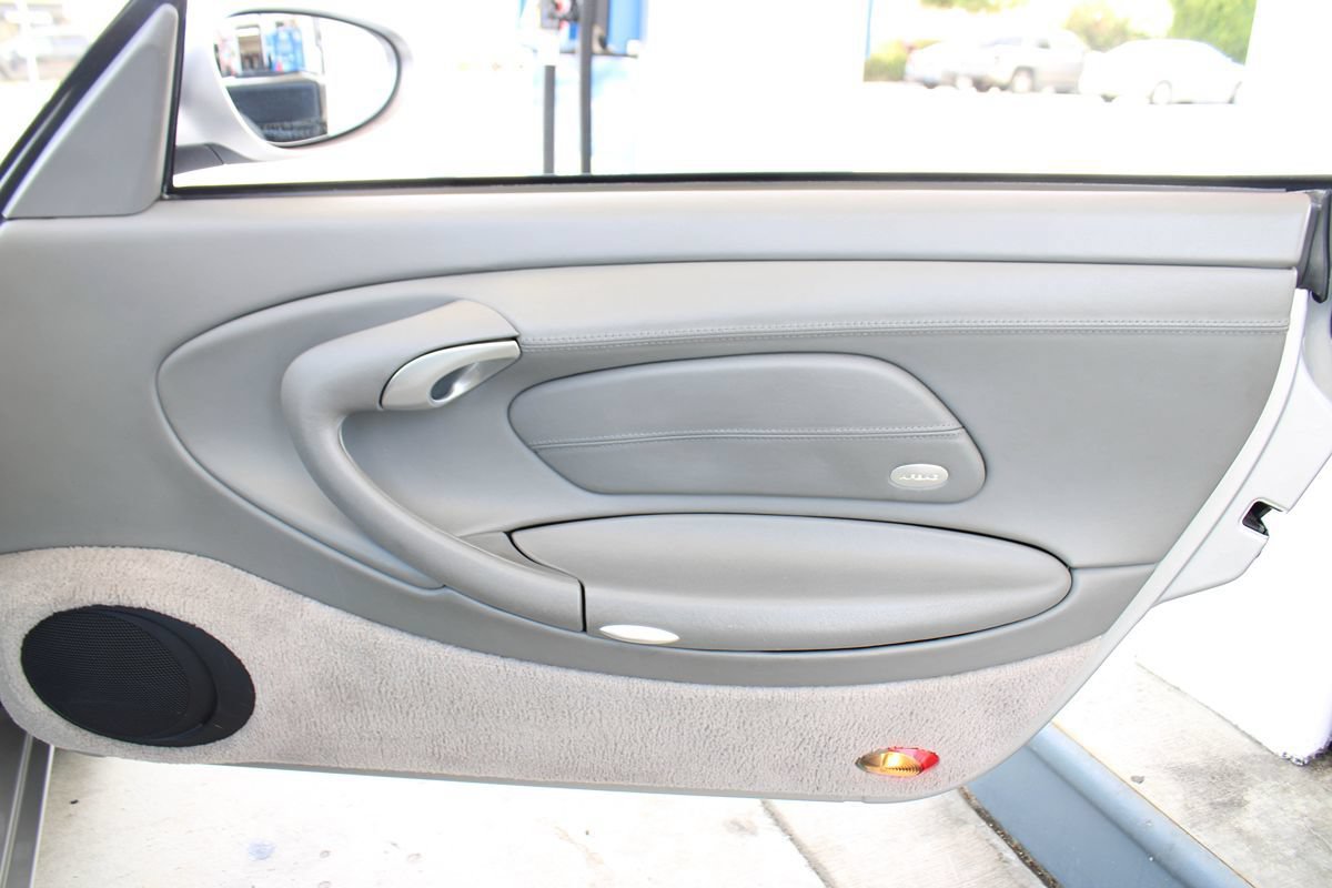Used 2001 Porsche 911 GT3 RS image 37