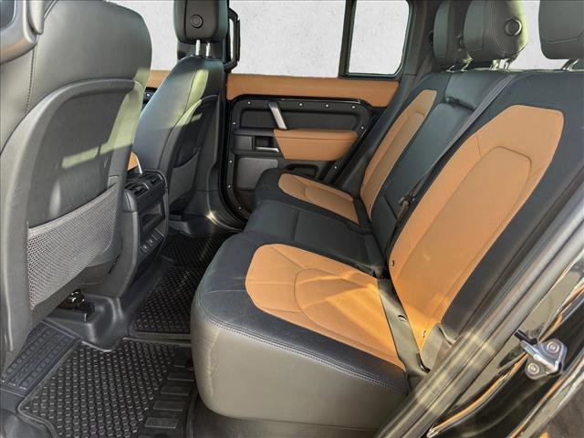 Used 2024 Land Rover Defender 110 X-Dynamic SE image 22