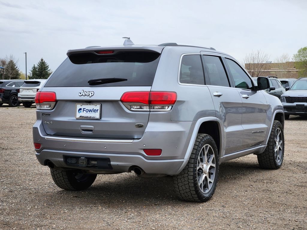 Used 2019 Jeep Grand Cherokee Overland AWD/4WD image 3