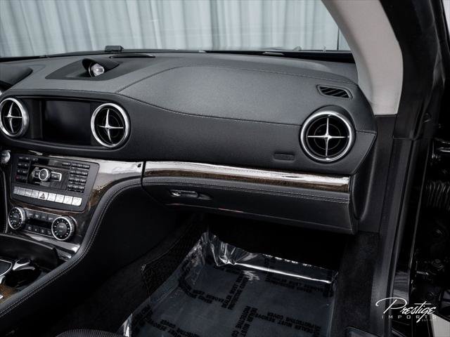 Used 2015 Mercedes-Benz SL 550 image 43