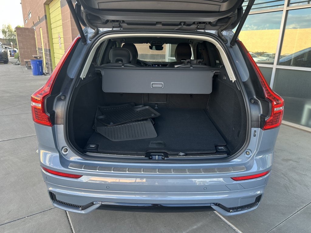 Used 2023 Volvo XC60 B5 Plus w/ Climate Package AWD/4WD image 36