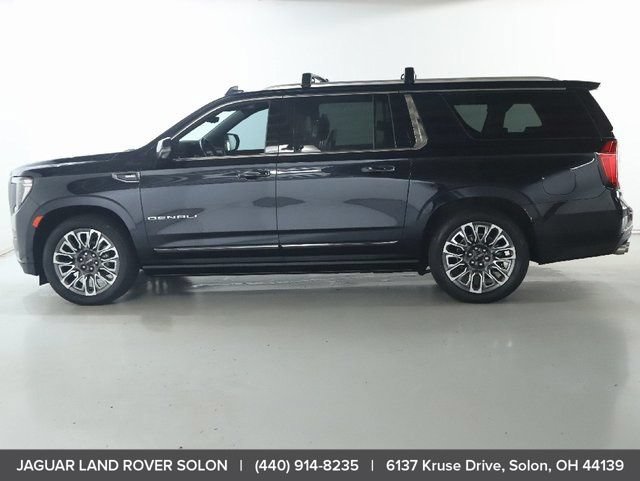 Used 2023 GMC Yukon XL Denali Ultimate AWD/4WD image 4
