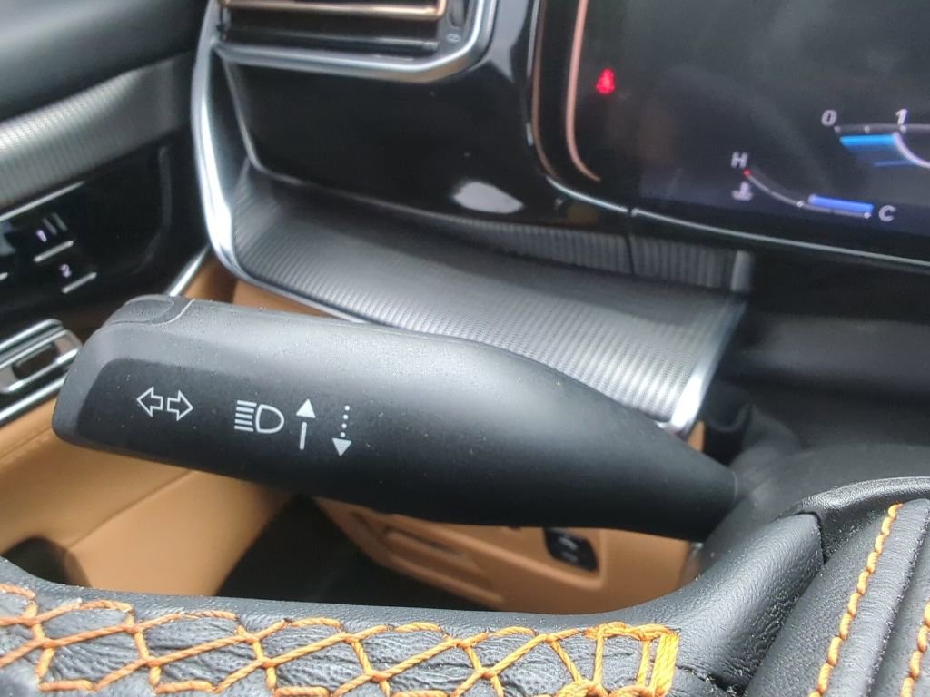 Used 2023 Jeep Grand Wagoneer Series III w/ Rear Seat Video Group 1 image 40