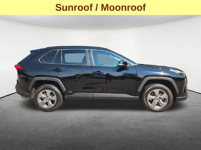 Used 2023 Toyota RAV4 XLE w/ Convenience Package AWD/4WD image 4