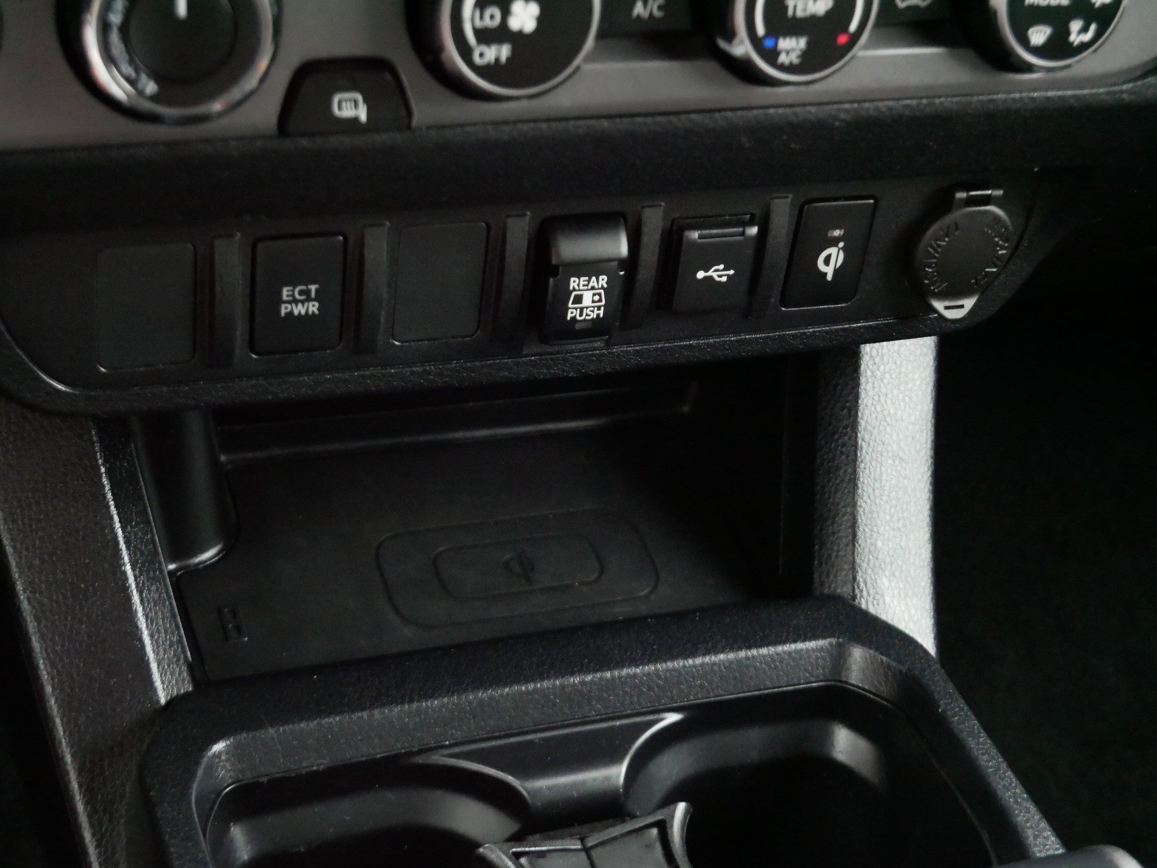 Used 2020 Toyota Tacoma TRD Sport AWD/4WD image 24