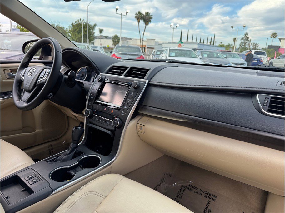 Used 2015 Toyota Camry XLE w/ Advanced Technology Package image 21