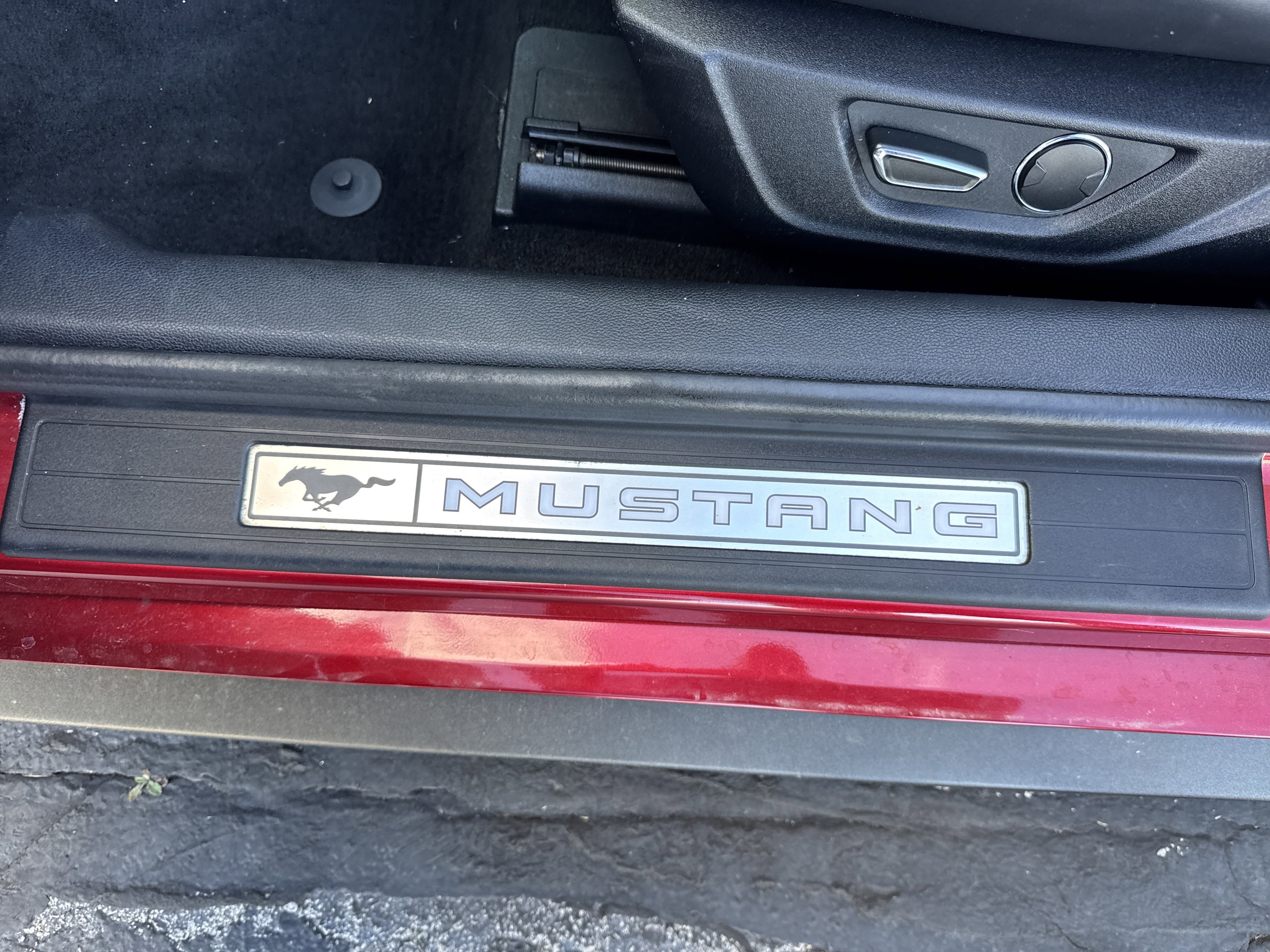 Used 2018 Ford Mustang Premium w/ Equipment Group 201A image 28