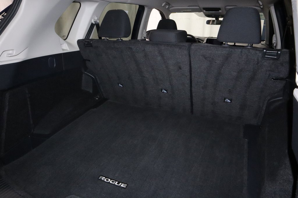 Certified 2025 Nissan Rogue SV image 17